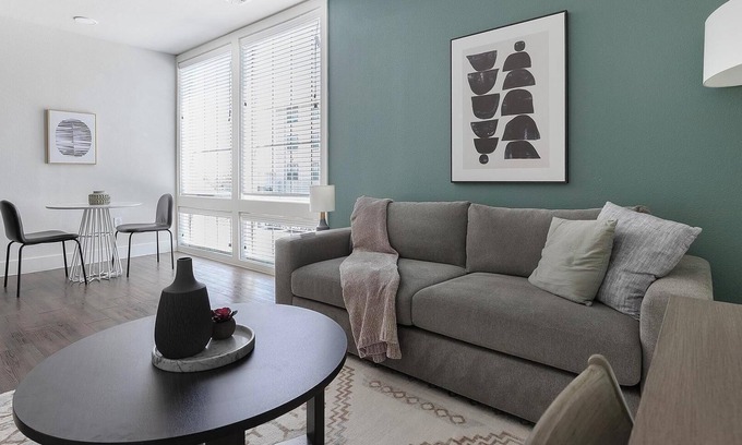 Stone Oak Apartment | Landing | Beautiful 1BD, Pool, Clubhouse