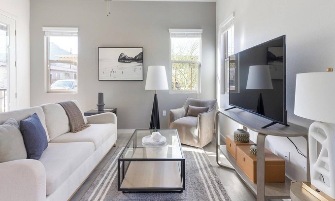 Oro Valley Apartment | Landing | Chic 1BD, Pool
