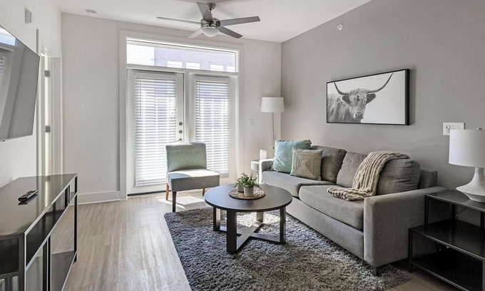 Fort Worth Apartment | Landing | Incredible 2BD, Yoga Studio, Clubhouse