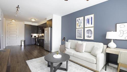Mission Valley Apartment | Landing Modern Apartment with Amazing Amenities (ID8777X46)