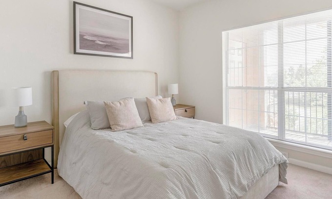 Southbelt/Ellington Apartment | Landing | Spectacular 2BD, Pool, Game Room