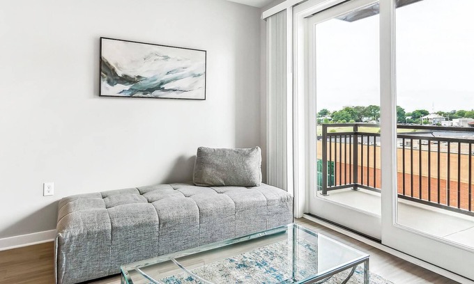 Hitch Village - Fred Wessels Homes Apartment | Landing | Stunning 1BD, Clubhouse, Courtyard