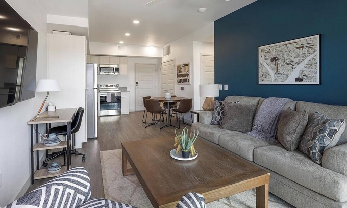 North Mountain Apartment | Landing | Stunning 2BD, Pool, Gym
