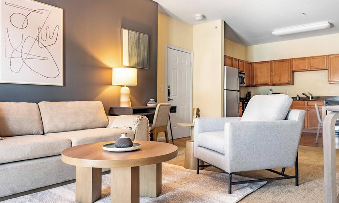 Sweetbriar Apartment | Landing | Stylish 2BD, Gym, Courtyard