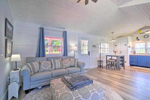 Sweetwater House | Landscape Views Sweetwater Country Cottage!