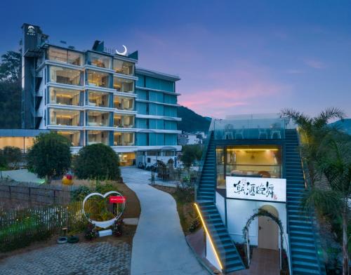 Ten Mile Gallery Hotel | Lanshan Moon Resort