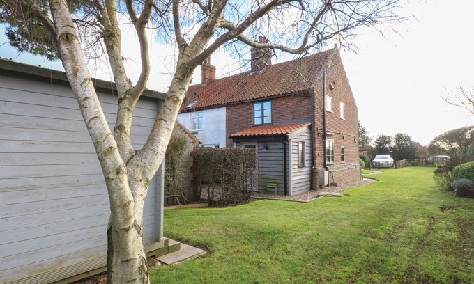 Happisburgh Cottage | LANTHORN COTTAGE, pet friendly in Happisburgh, East Anglia