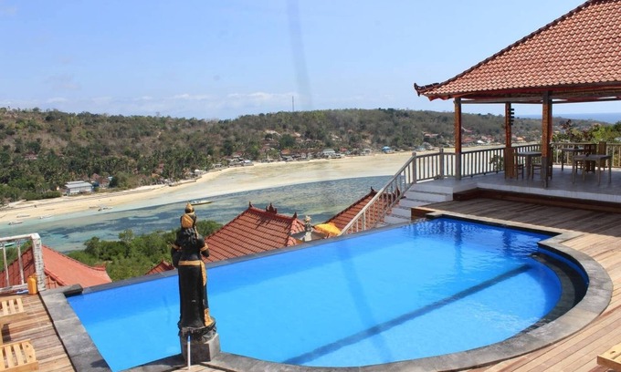Mushroom Bay Cabin | Lanussa Hill Villa. Top Hill Villa with Sea Views