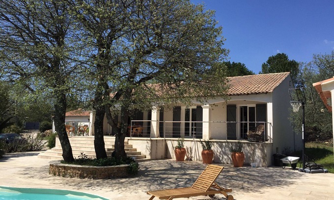 Sainte-Anastasie-sur-Issole House | Large 300 m2 villa with swimming pool - natural area - quiet, not overlooked