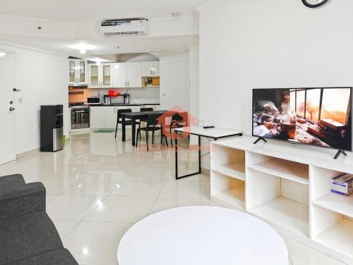 Setiabudi Apartment | Large 3BR Rasuna Apt with Pool, Gym, WiFi by 2ndHome