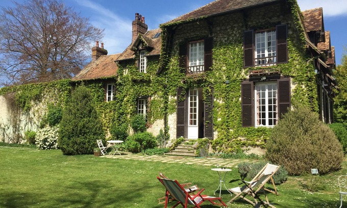 Tournedos-sur-Seine House | Large Anglo-Norman family house with swimming pool on the banks of the Seine