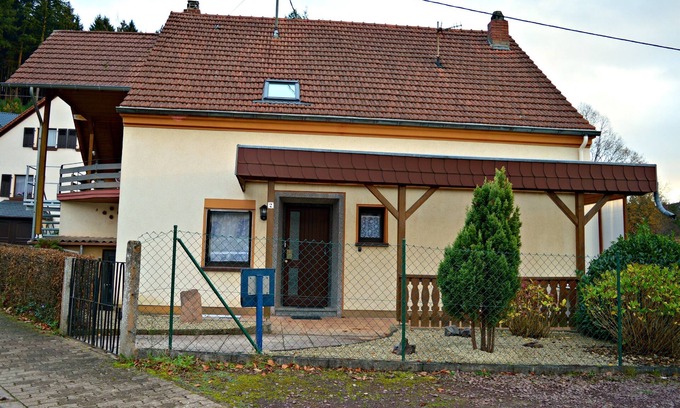 Mettlach Apartment | Large apartment right on the forest, ideal for hikers & bikers - apartment Margareta