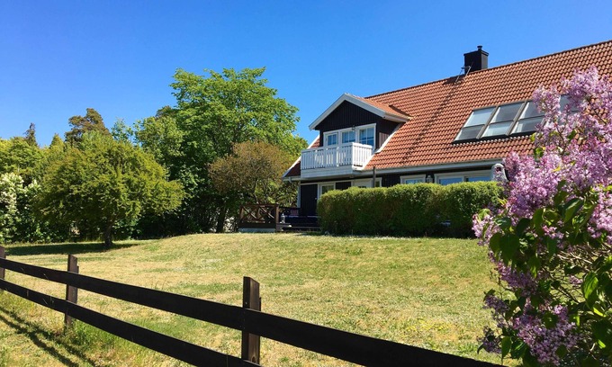 Axelsro Villa | Large, beautiful villa by the sea, near Visby.