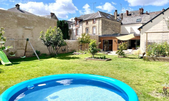 Laval House | Large charming family home - 7 bedrooms - heart of Laval - up to 10 people