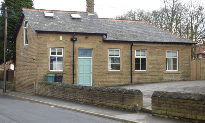 Gildersome House | Large Coach House in Village Location with Private Garden, Family Friendly