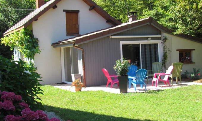 Commenailles House | Large cottage sleeps 12 - nature - jura - countryside - near vineyard