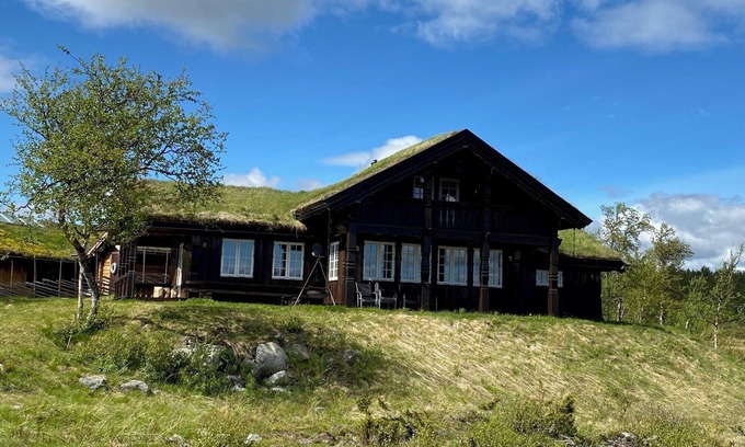 Al Municipality Cabin | Large cozy cabin in the mountains with 13 beds and private hot tub - Jacuzzi