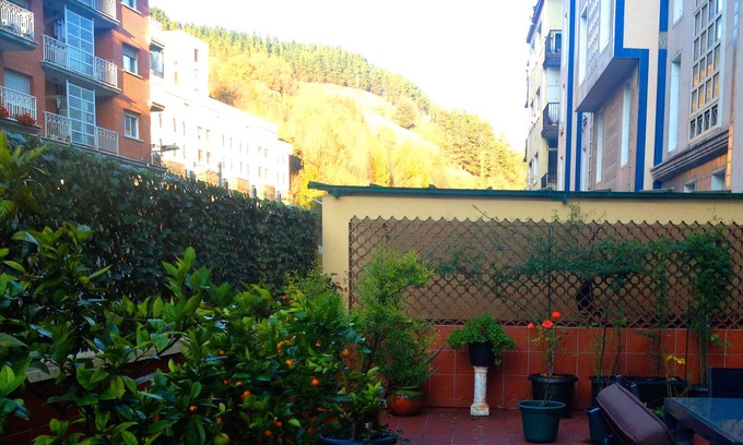 Eibar Condo | Large, cozy, quiet apartment and large terrace shared with owner