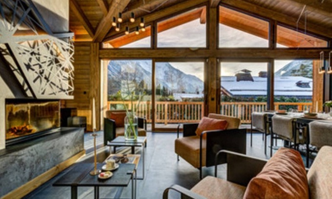 Chamonix-Mont-Blanc Ski Chalet | Large design chalet with walking distance to the ski lifts in Chamonix.