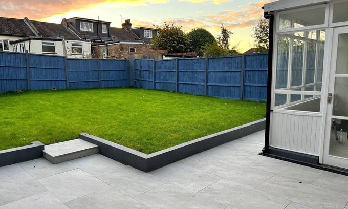 West Finchley House | Large detached house, ideally located for local amenities and public transport