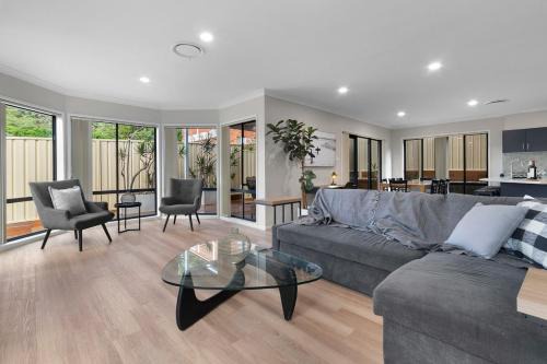 North Lambton House | Large executive residence