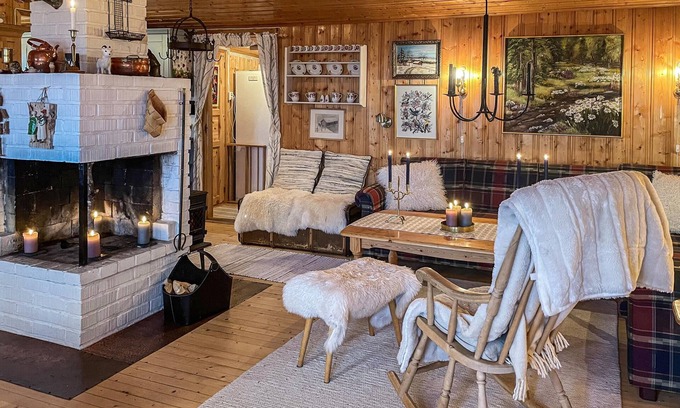 Sjusjoen House | Large, family-friendly wooden house with wood-burning stove, located close to charming nature.