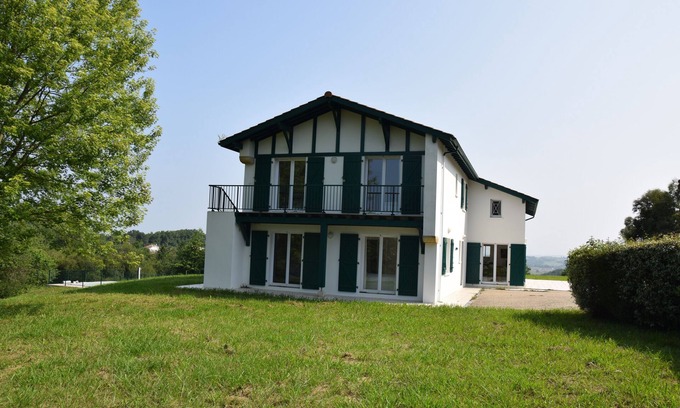 Hasparren House | Large family home with swimming pool, panoramic view, 15 min from Bayonne