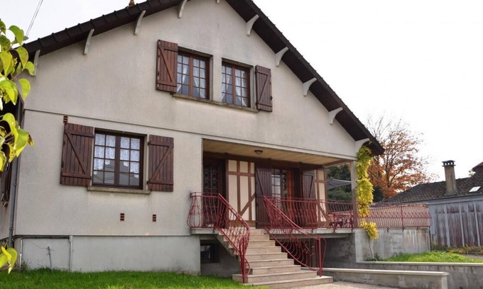Piney House | Large family home with small gym