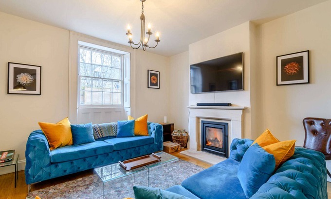 Bledington Cottage | Large friendly holiday cottage near to Kingham, Daylesford and Stow on the Wold - Milton House