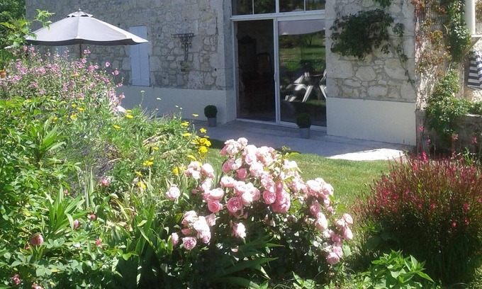 Castelnau-sur-l'Auvignon Cottage | LARGE GROUP COTTAGE 21 PEOPLE
