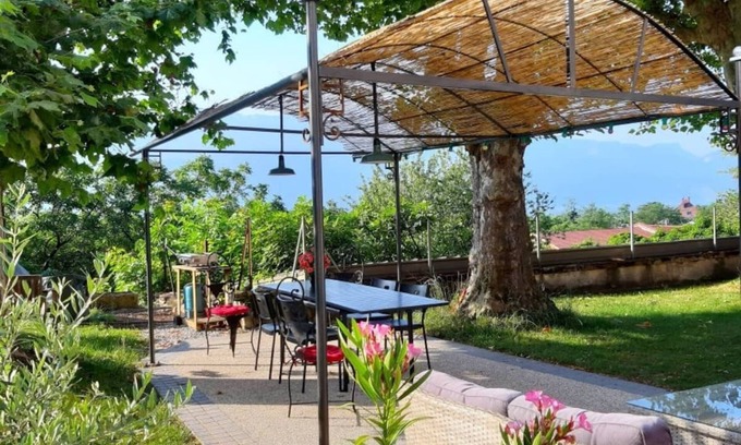 Tullins House | Large historic estate with jacuzzi - gîte 12 pers. - calm & nature