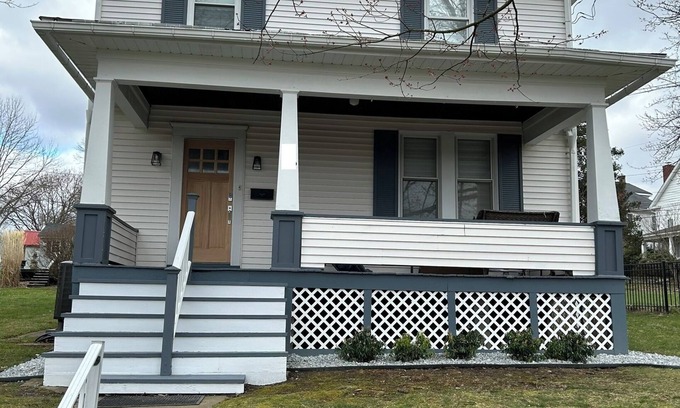 Ligonier House | Large home, walk to center of town, historic attractions and specialty shopping!