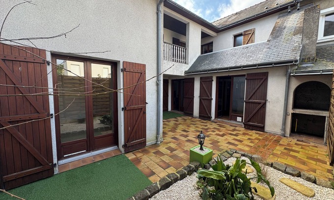Cholet House | Large house, 25 min from Puy du fou, 2min from Cholet station, 6 bedrooms (12p)
