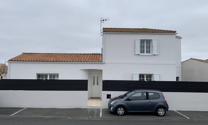Perigny House | Large house for up to 10 people with 4 bedrooms