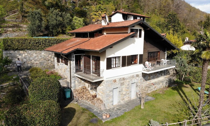 Piancassone House | Large house with garden and stunning views of Lake Maggiore