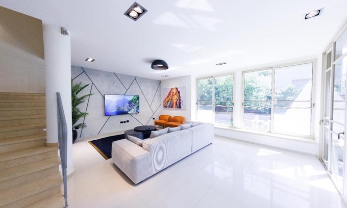 Hod HaSharon Villa | Large house with a Great Deal !