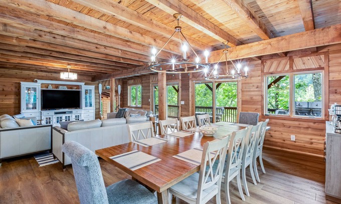 Westview Cabin | Large Lakefront Cabin on Rough River