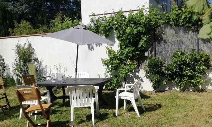 Cote Pavee Villa | Large middle-class villa near town center