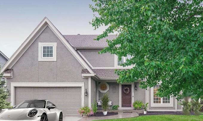 Olathe House | LARGE NEW HOME 4BR 3 Bath - PRIVATE ENTIRE HOME - Free WIFi, FULLY FURNISHED