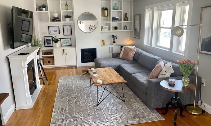Malden House | Large private home, 15 min to Boston, Parking, Large yard