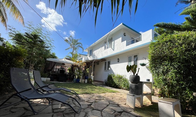 Albion Villa | Large private villa, swimming pool, 2 @ 8 voy near beach.complex all comfort.