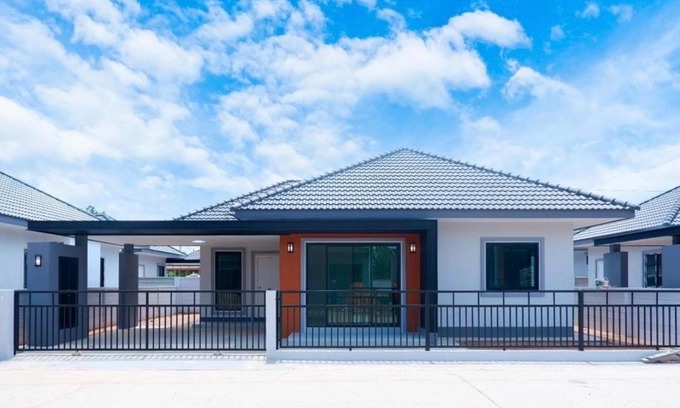 Ubon Ratchathani House | LARGE & QUIET 3bd Home with Security & Pool
