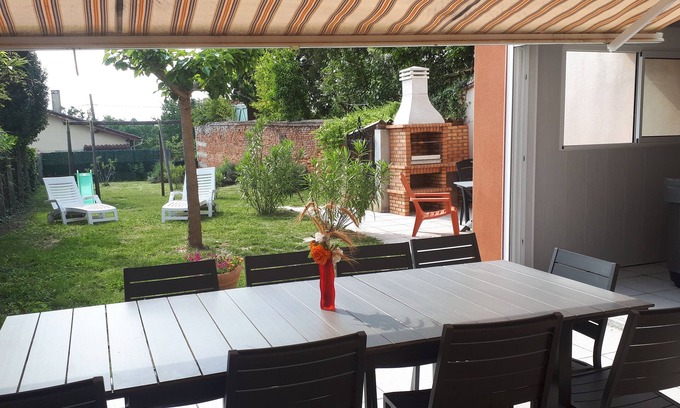 Lafrancaise House | Large quiet gite for 10 people with spa and sauna 3 MN from the Vallée des Loisirs