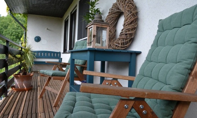 Ernsthausen Apartment | Large, sunny apartment in the country in the beautiful Taunus