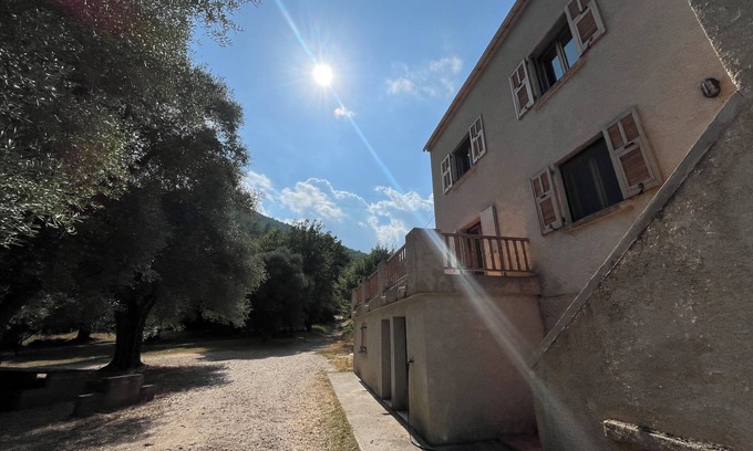 Riventosa Villa | Large Villa sleeps 14 in the Corsican maquis on the riverbank - 8mn from Corte
