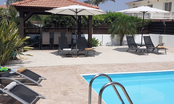 Alethriko Villa | Large Villa With Private Pool