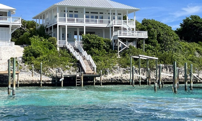 Lubbers Quarters Cay House | Large waterfront Home on Lubbers with Private Boat Dock