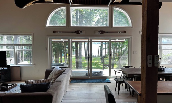 Naples House | LARGE Waterfront Sandy Bottom Lake House on Brandy/Long Lake