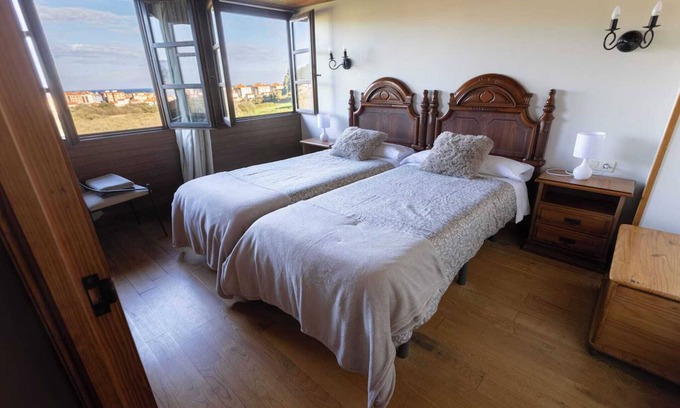 El Monte Apartment | Las Mimosas apartment with sea and estuary views