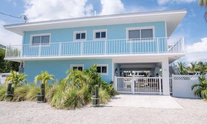 Venetian Shores House | Latitude Adjustment FLKeys